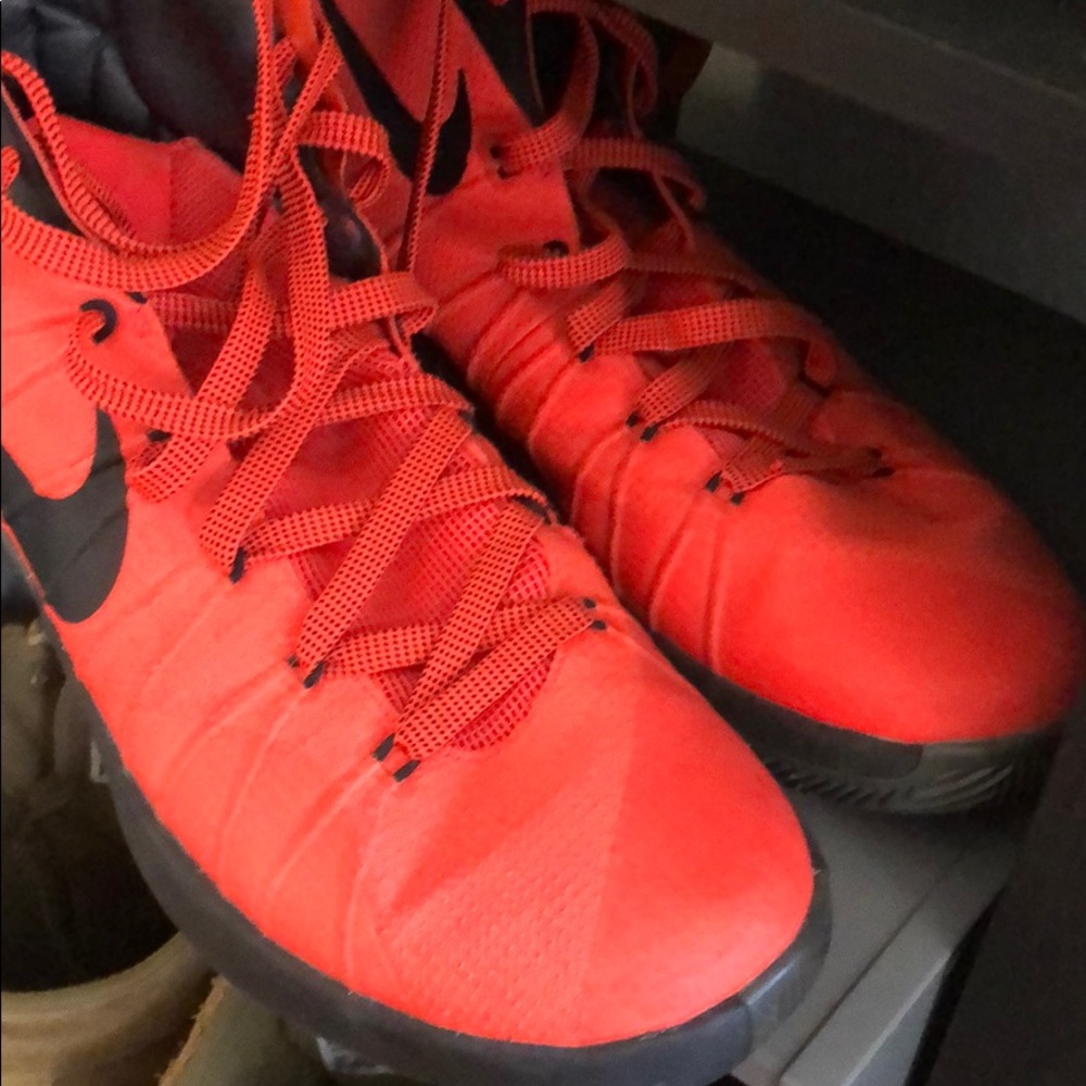 Slightly used Nike hyperdunks  US12